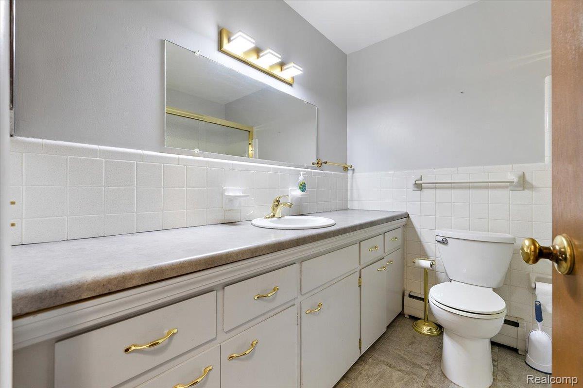 2915 W 13 Mile Road 407