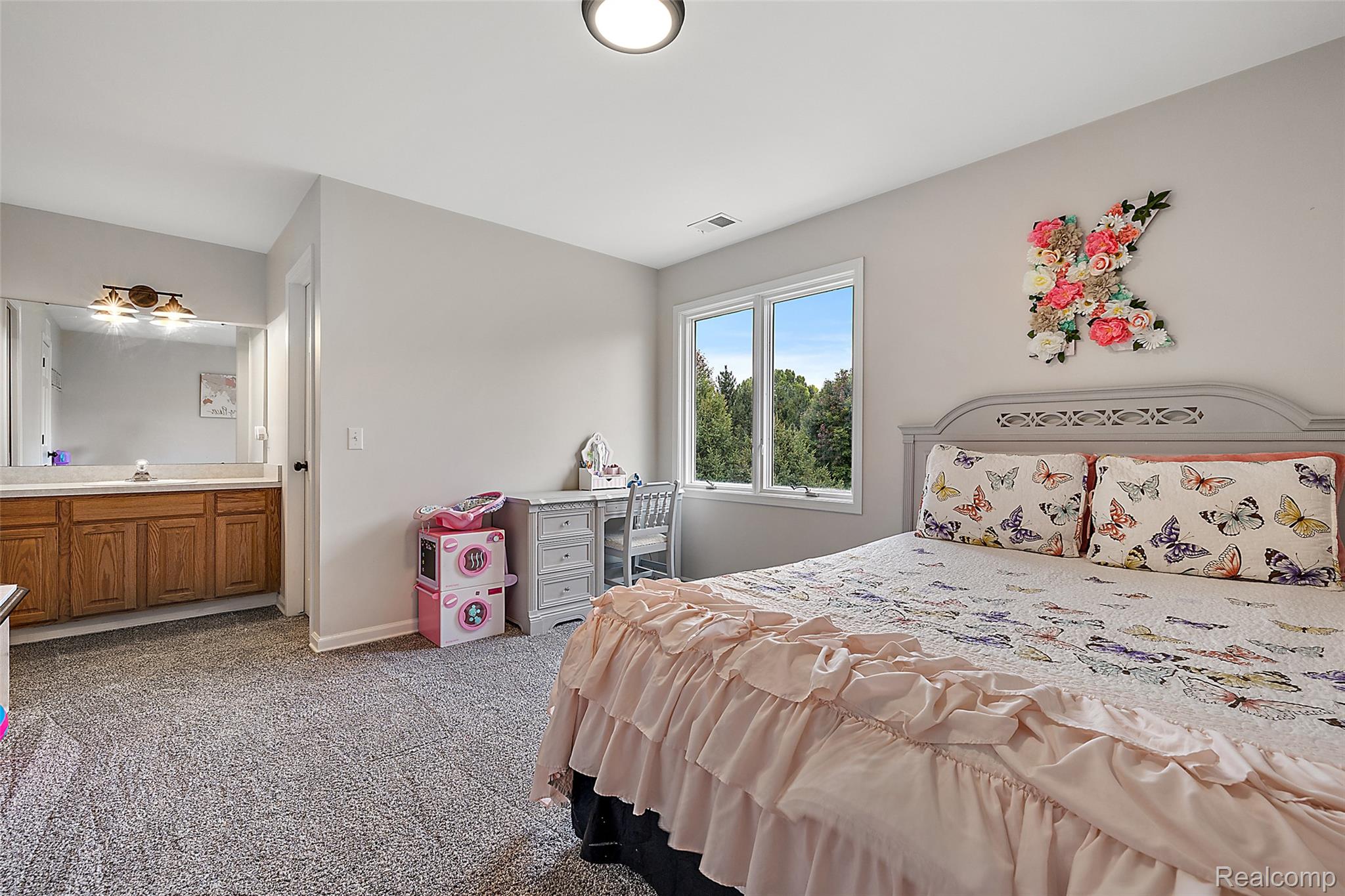 190 Sequoia Lane