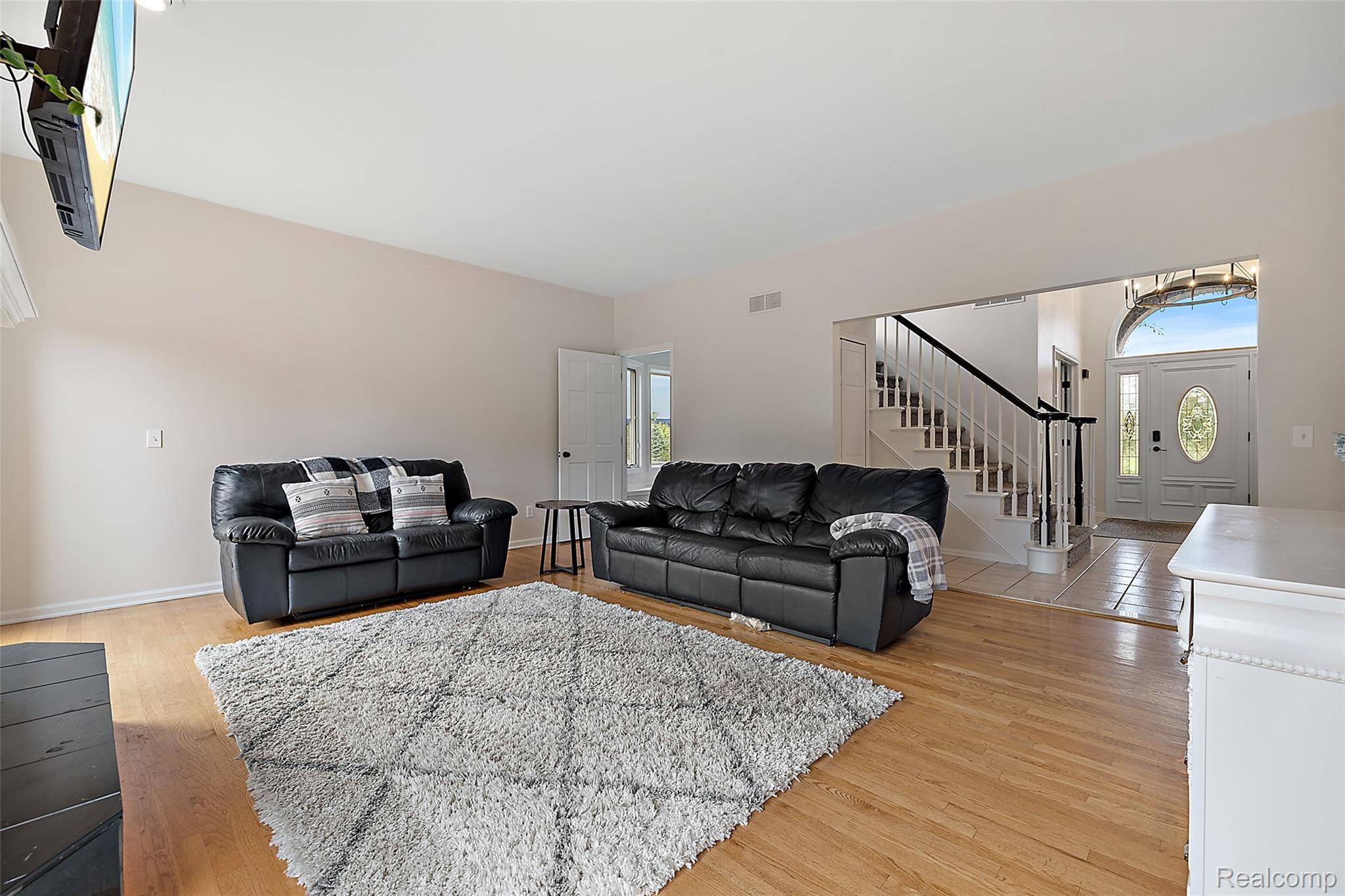 190 Sequoia Lane