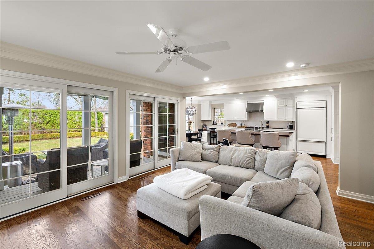 270 Pleasant Street