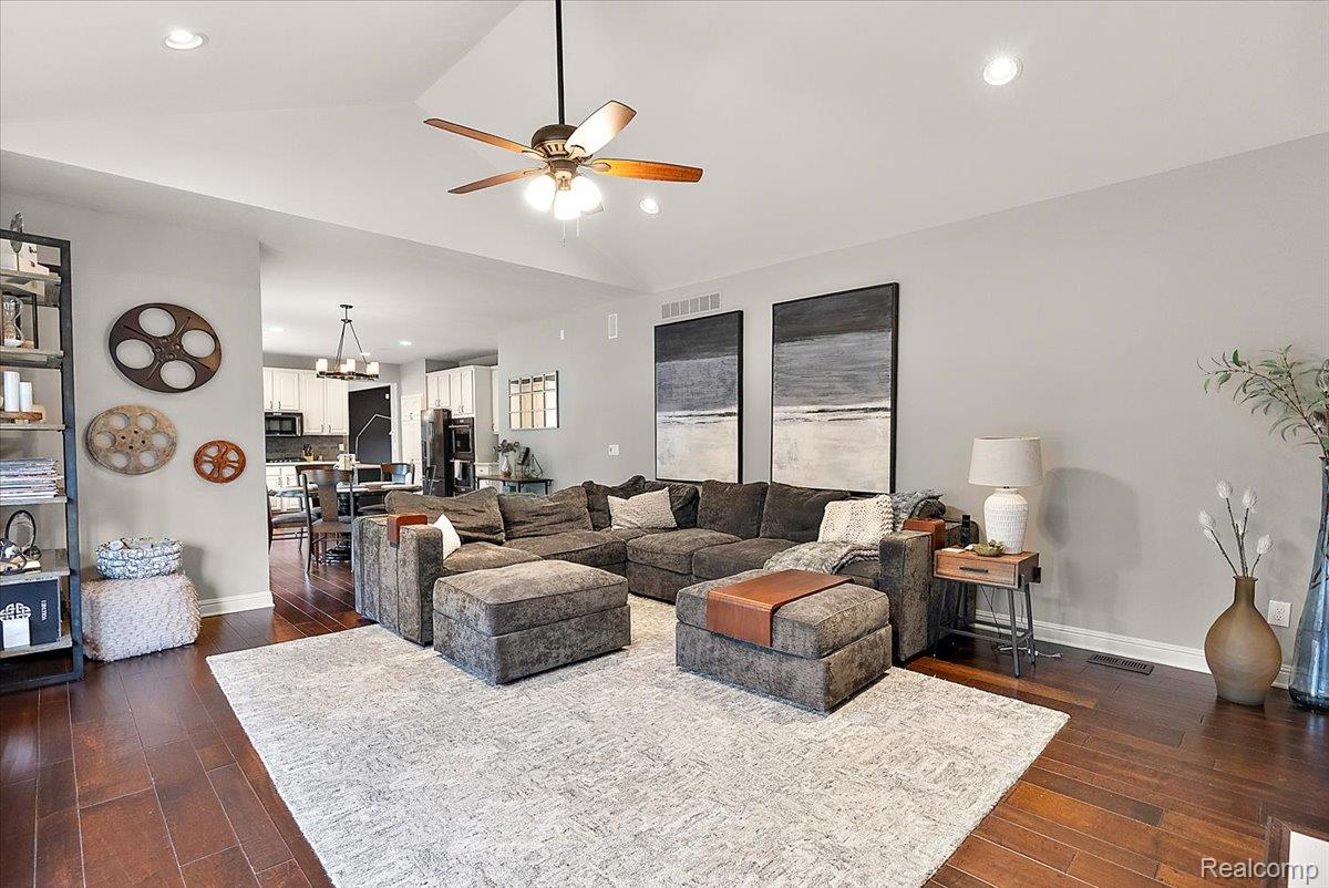 48056 River Way Court