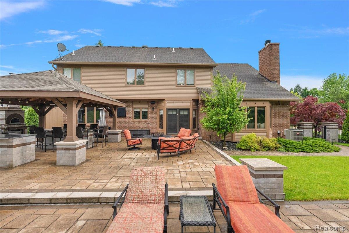 48056 River Way Court