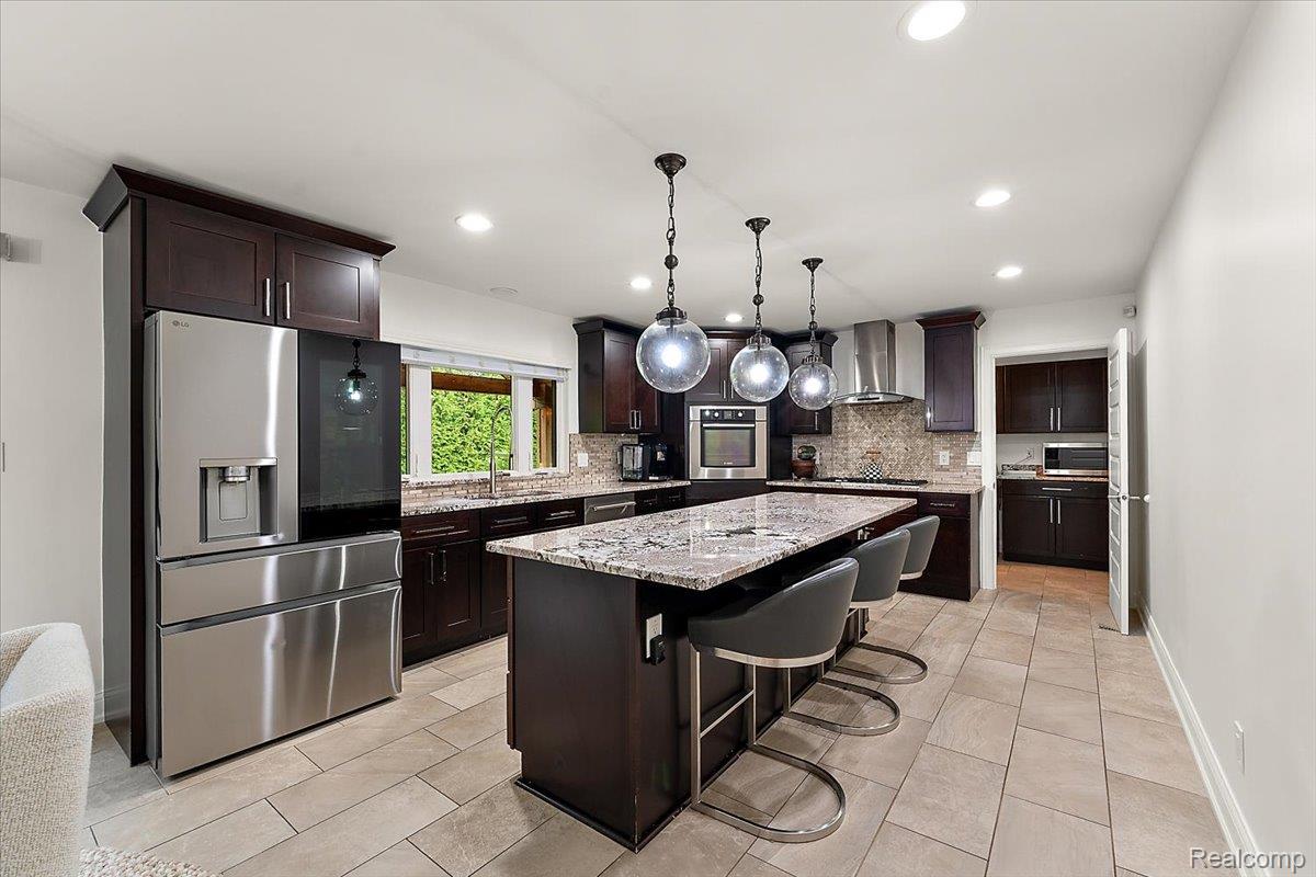 2118 Coach Way Court