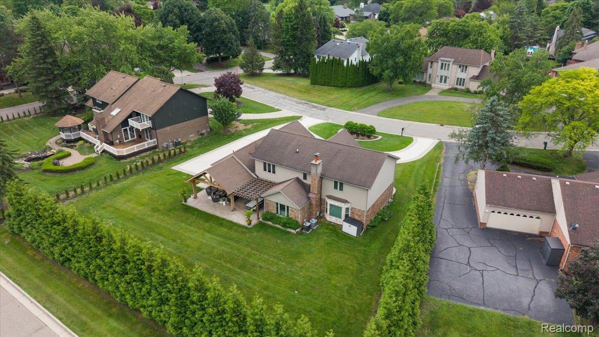 2118 Coach Way Court