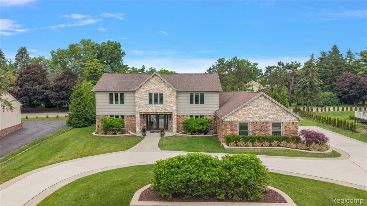 2118 Coach Way Court