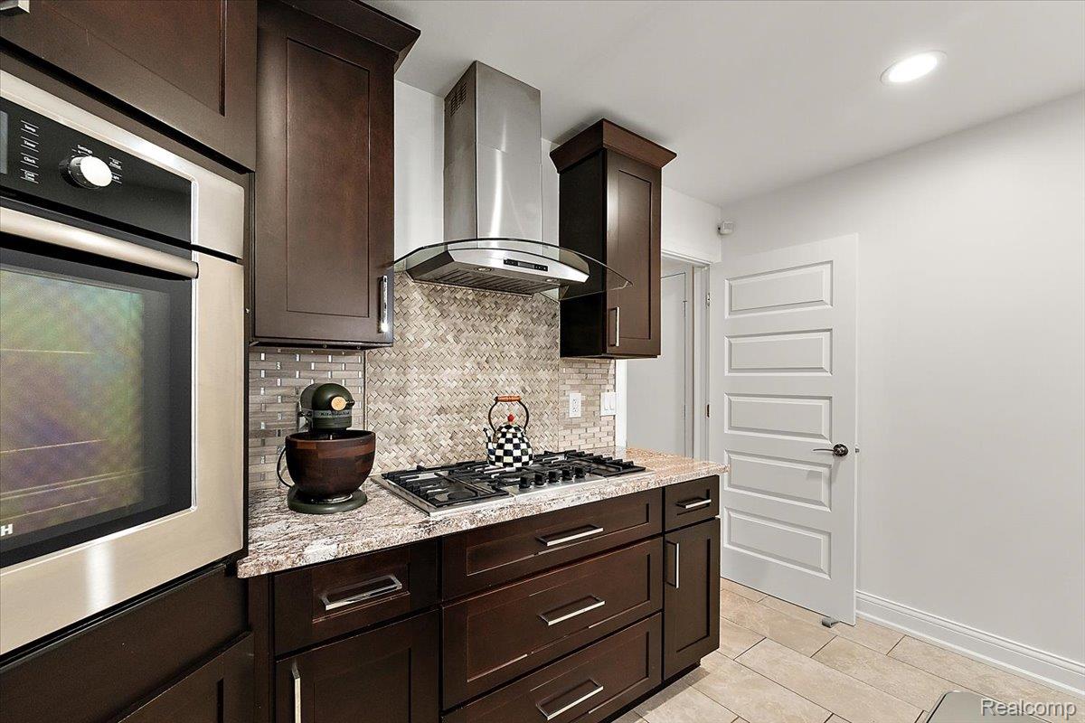 2118 Coach Way Court