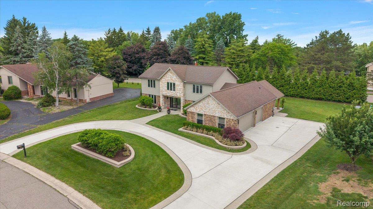2118 Coach Way Court