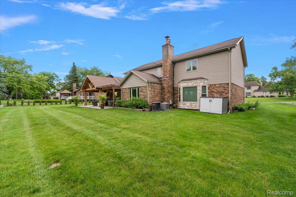 2118 Coach Way Court