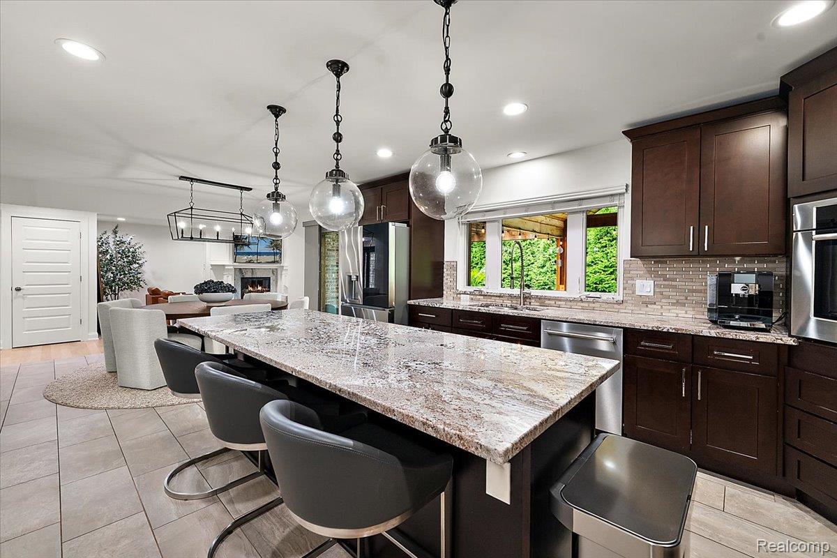 2118 Coach Way Court