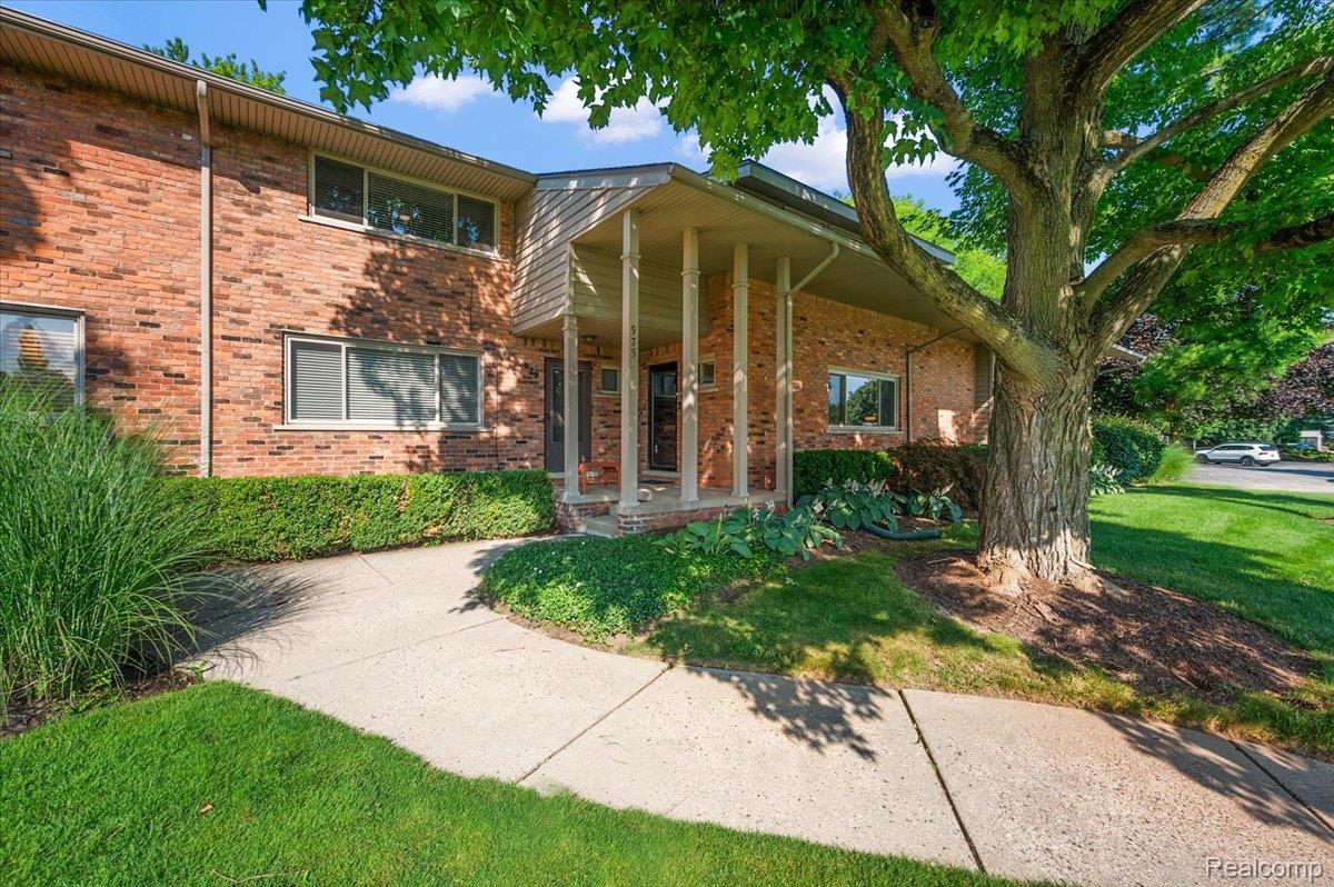 975 N Old Woodward Avenue