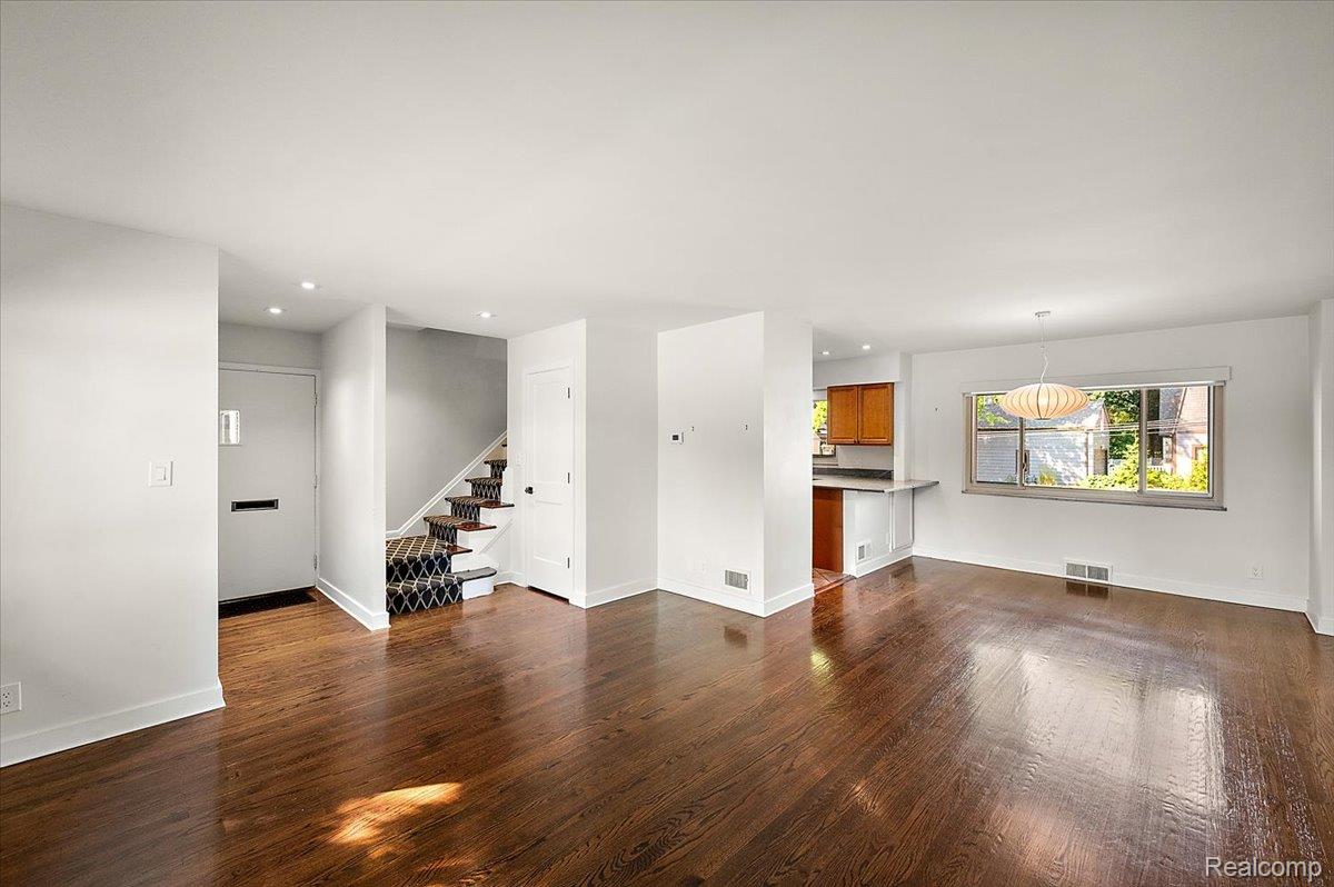 975 N Old Woodward Avenue