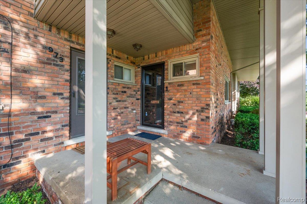 975 N Old Woodward Avenue