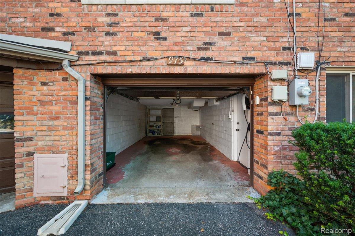 975 N Old Woodward Avenue