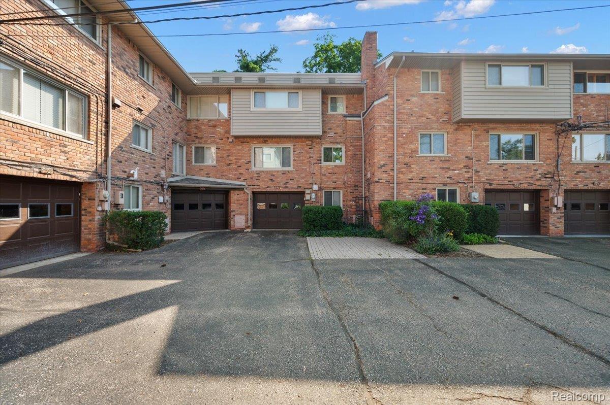 975 N Old Woodward Avenue