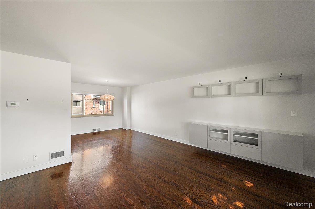 975 N Old Woodward Avenue