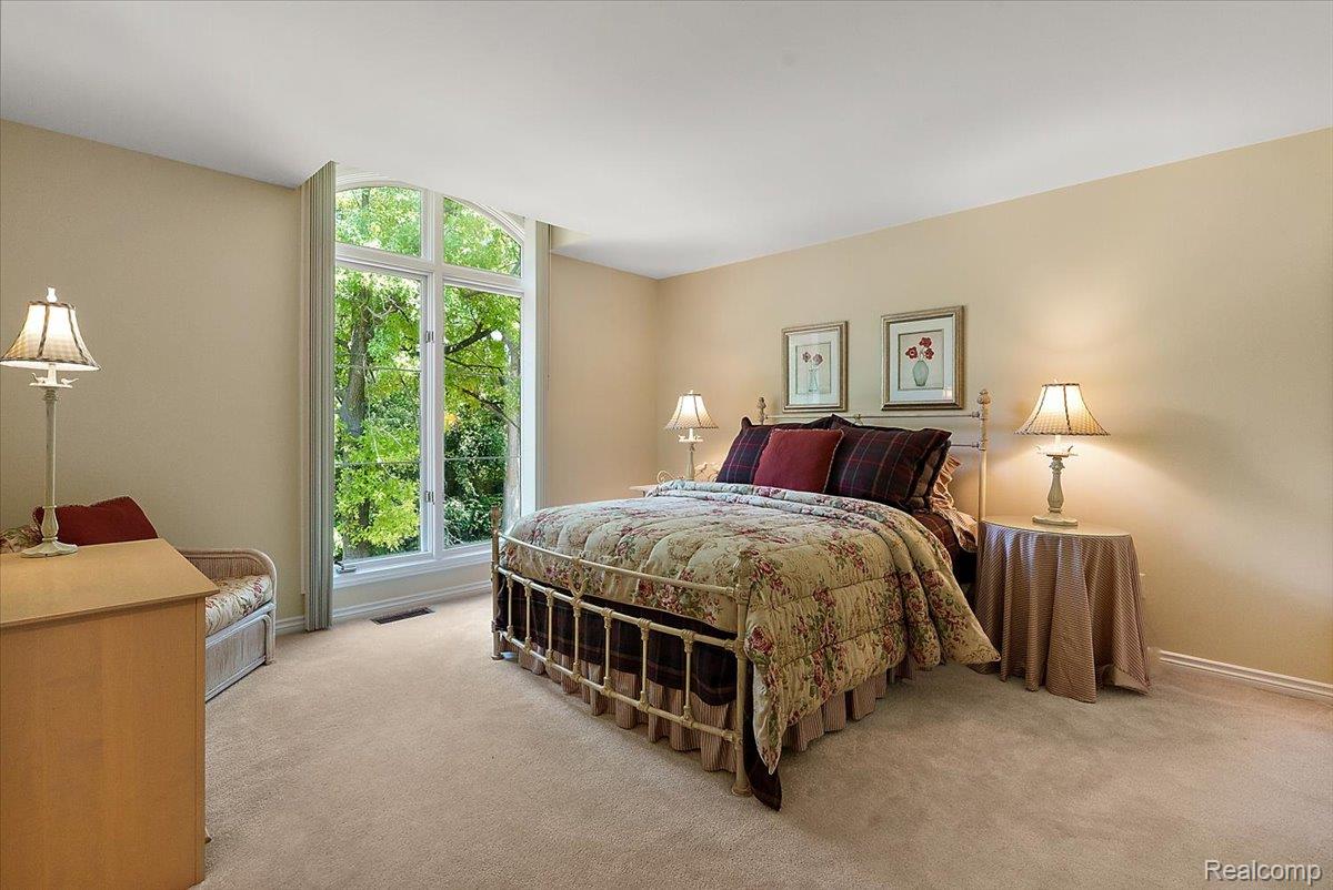 1086 Autumn Lane