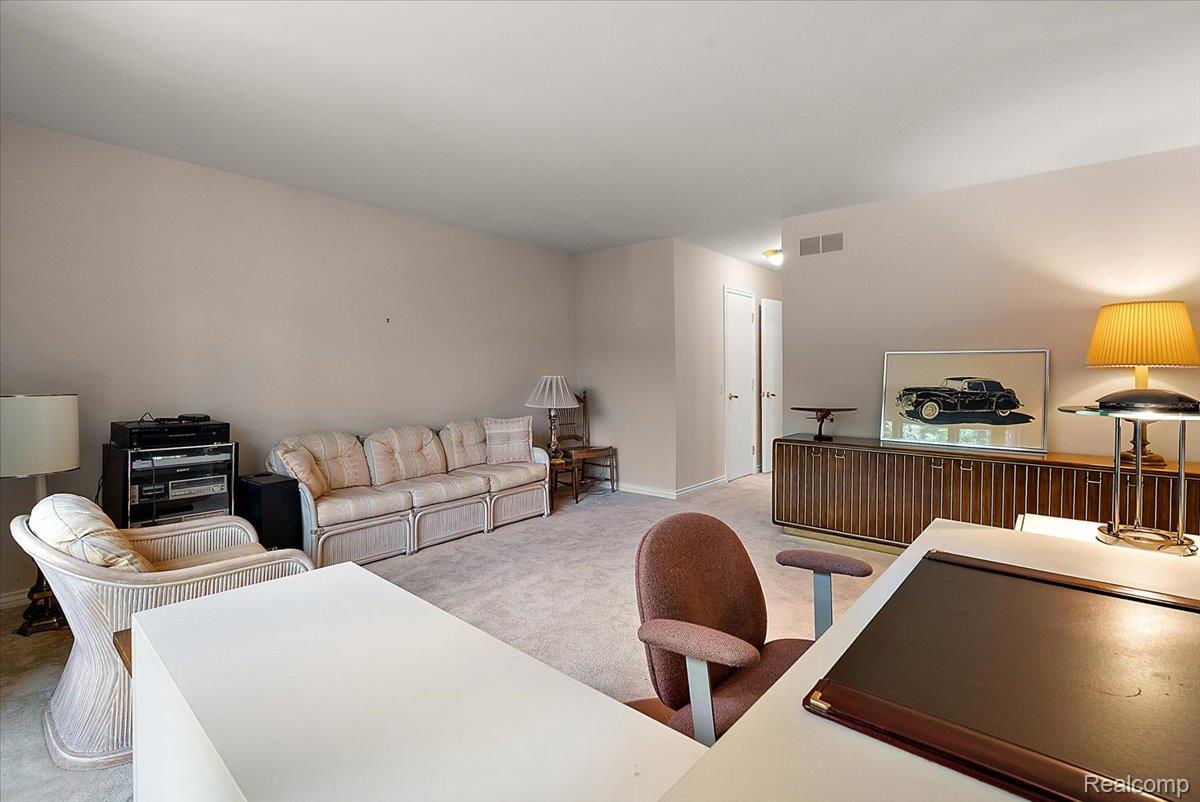 1086 Autumn Lane