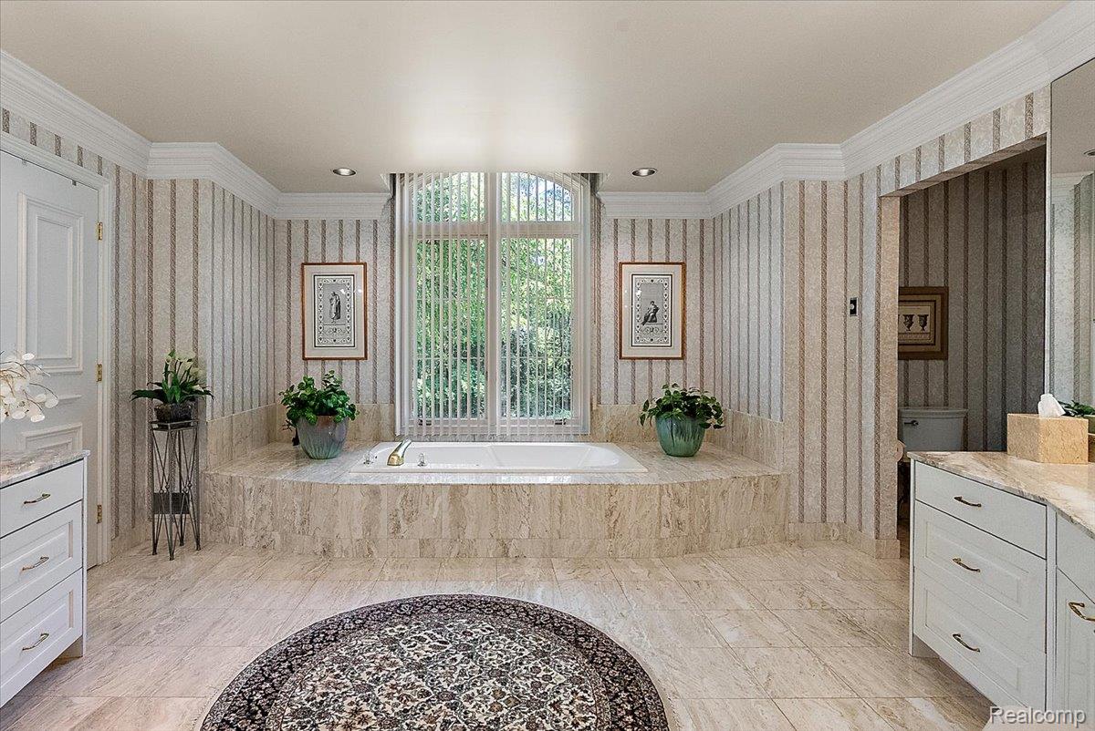 1086 Autumn Lane