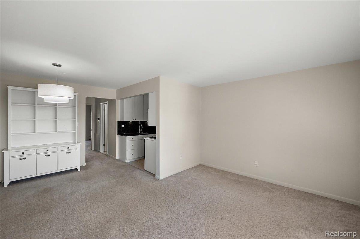 2820 Woodslee Drive