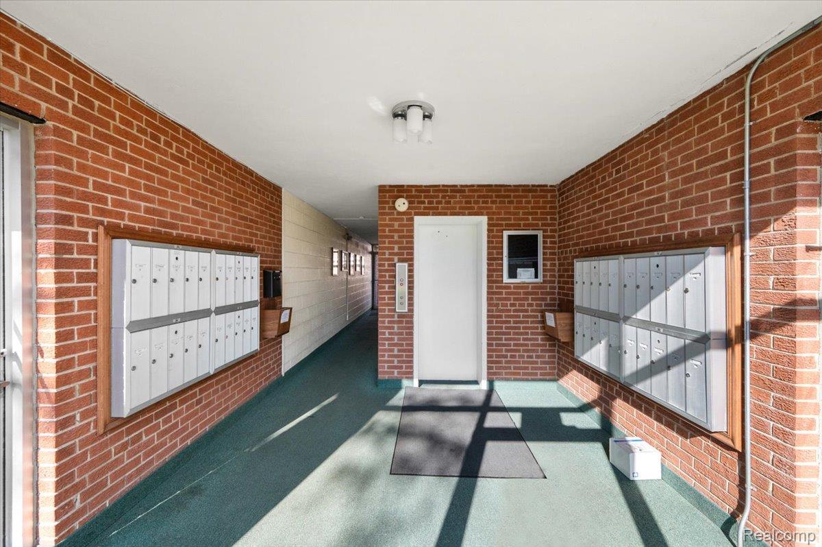 2820 Woodslee Drive