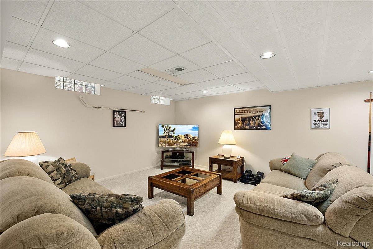 57 Streamview DR