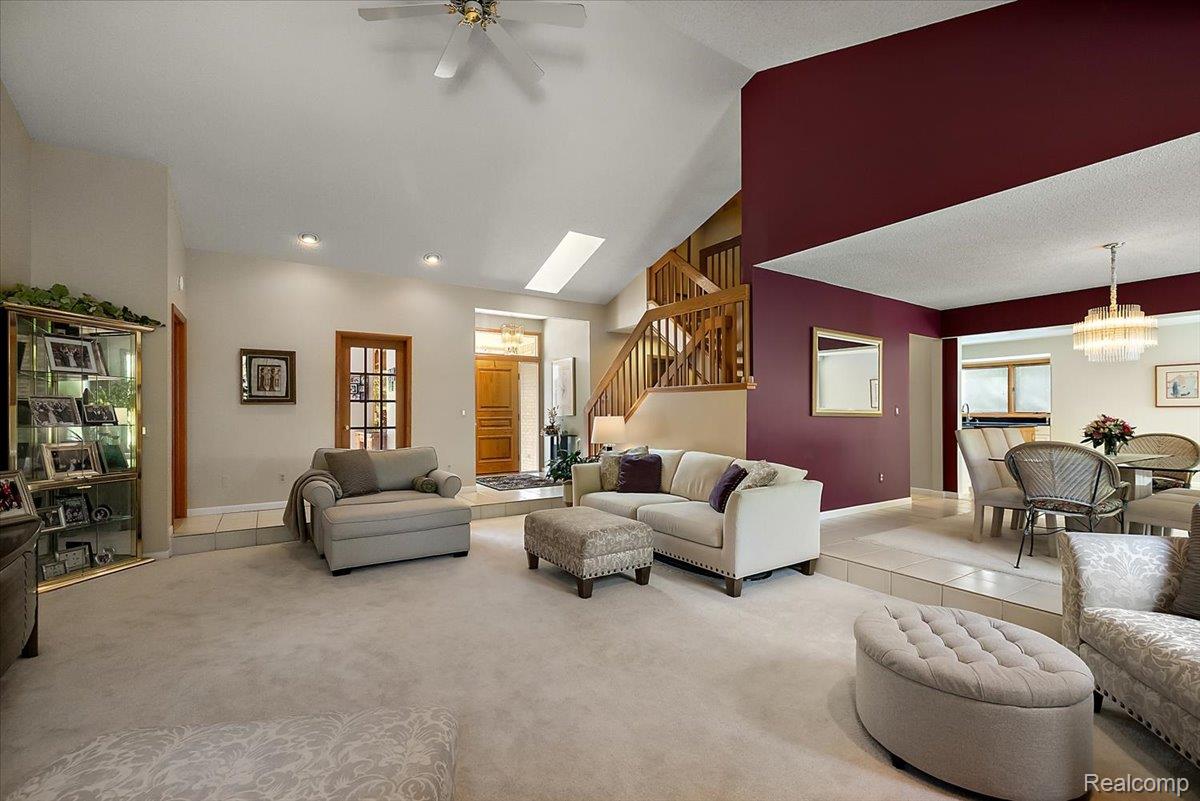 57 Streamview DR
