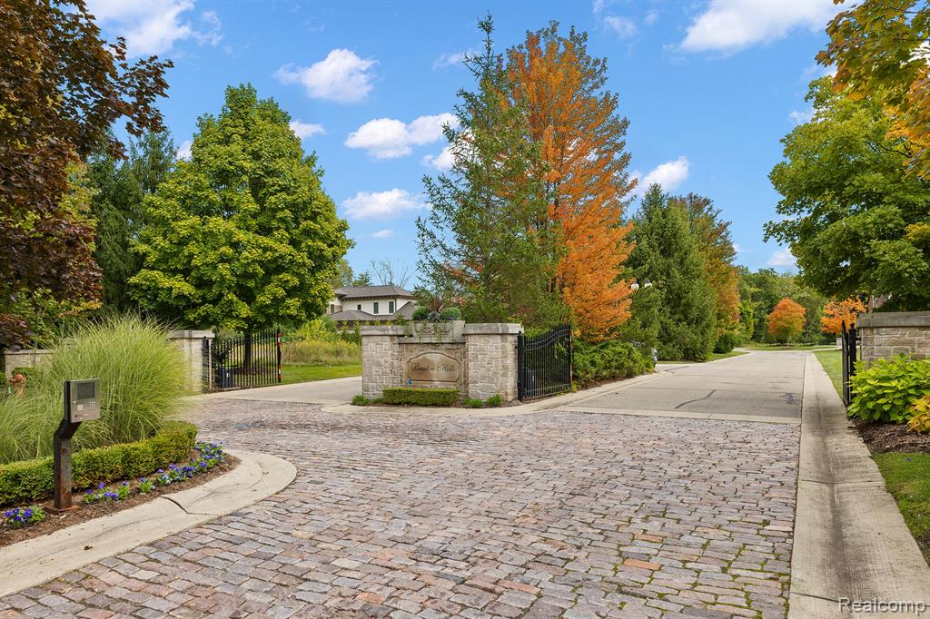 115 Bridgeview Drive