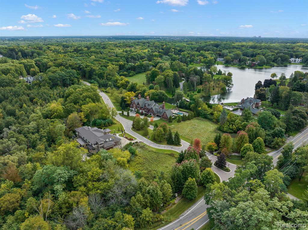 115 Bridgeview Drive