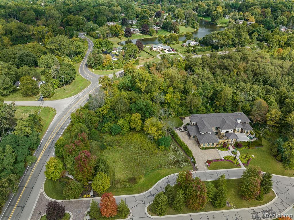 115 Bridgeview Drive