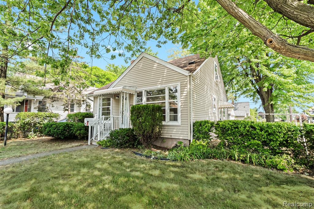 1406 W Marshall Street