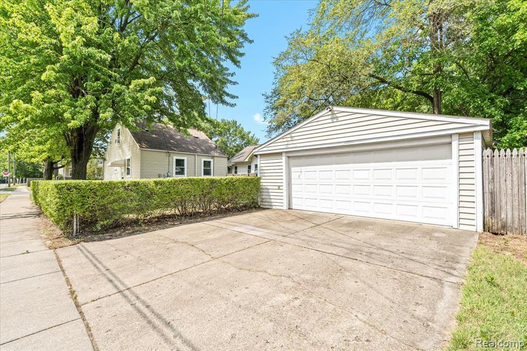 1406 W Marshall Street