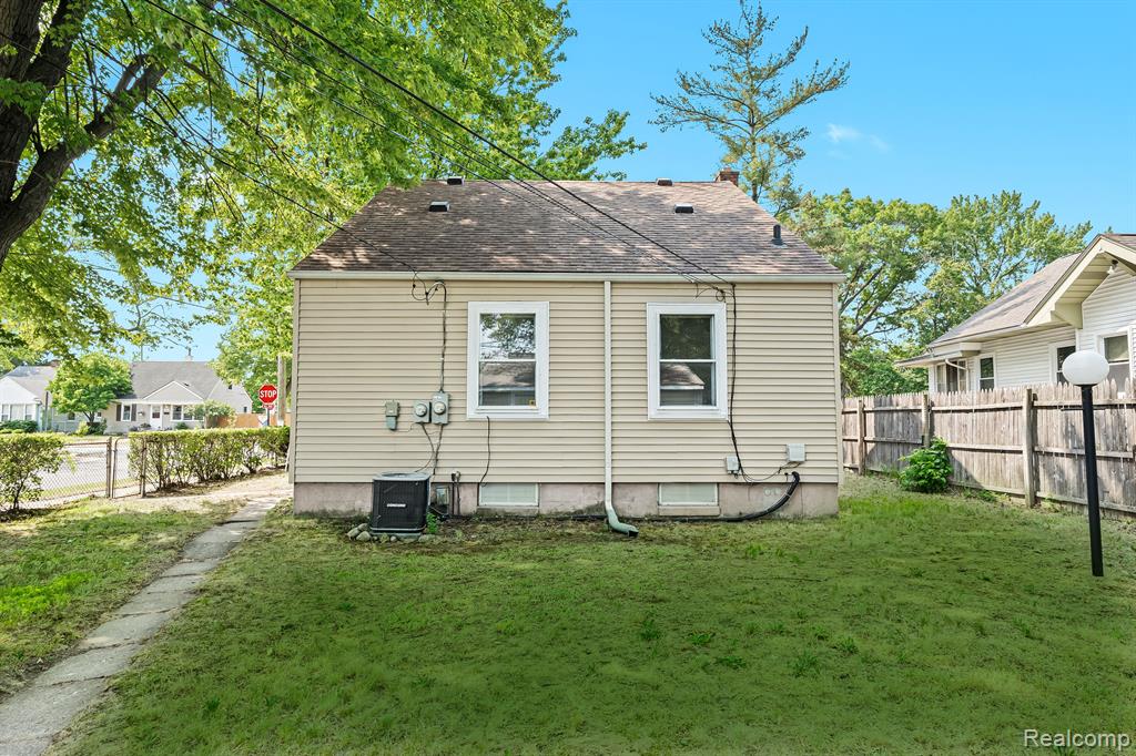 1406 W Marshall Street