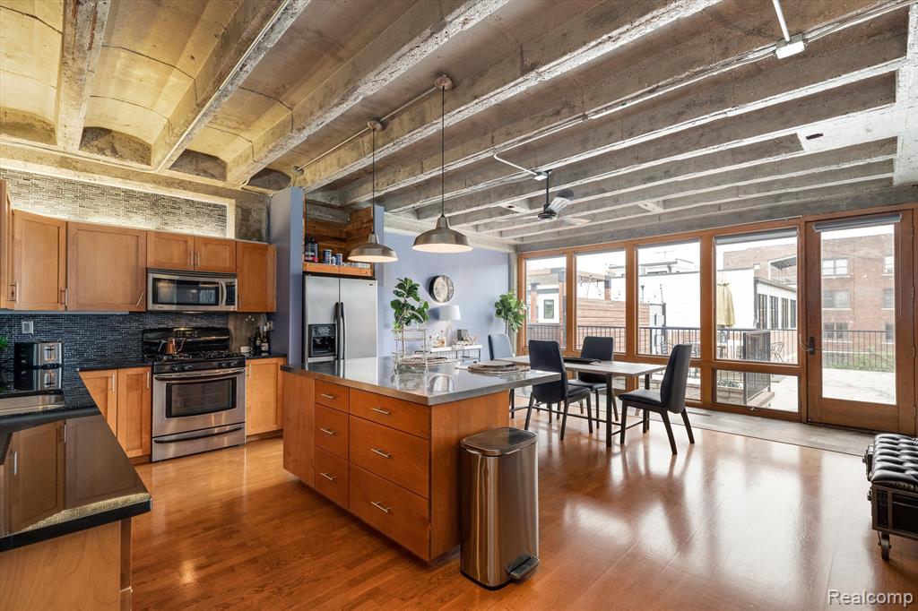 627 W Alexandrine Street # 8