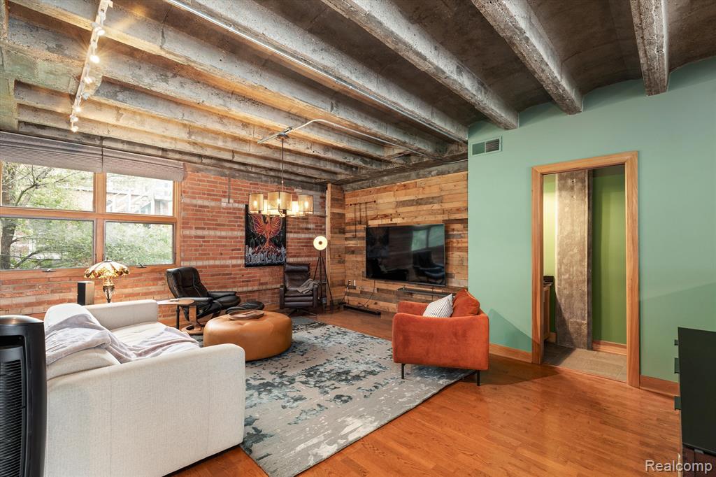 627 W Alexandrine Street # 8