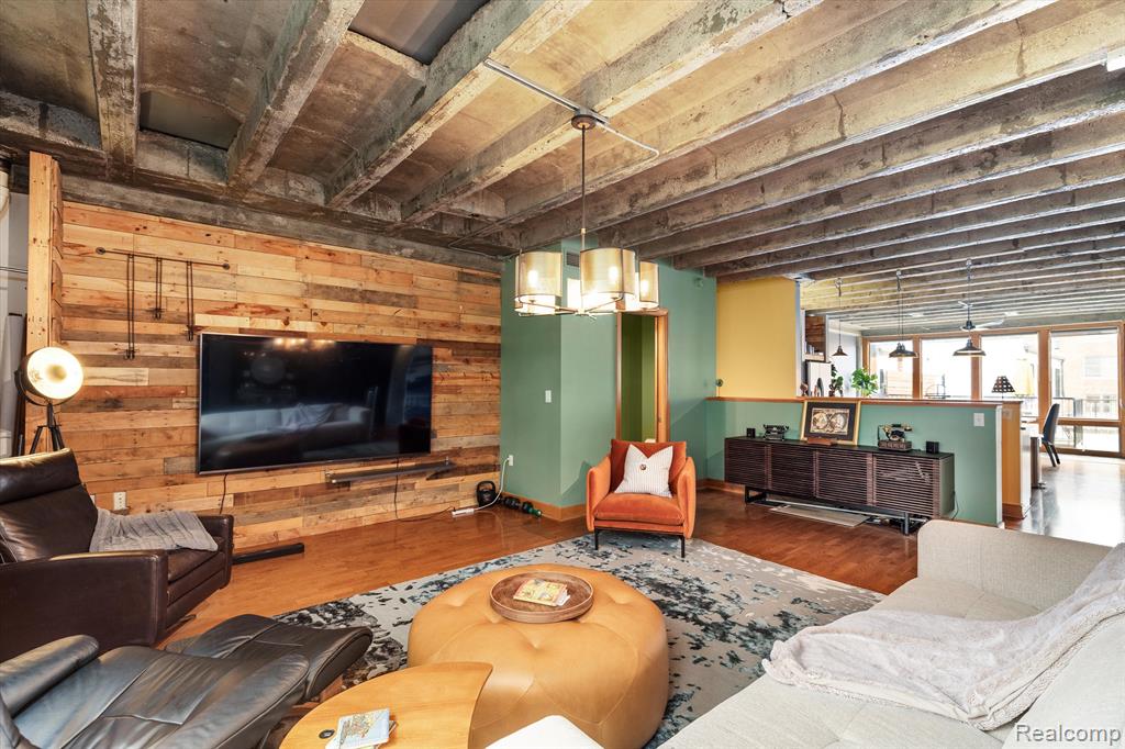 627 W Alexandrine Street # 8