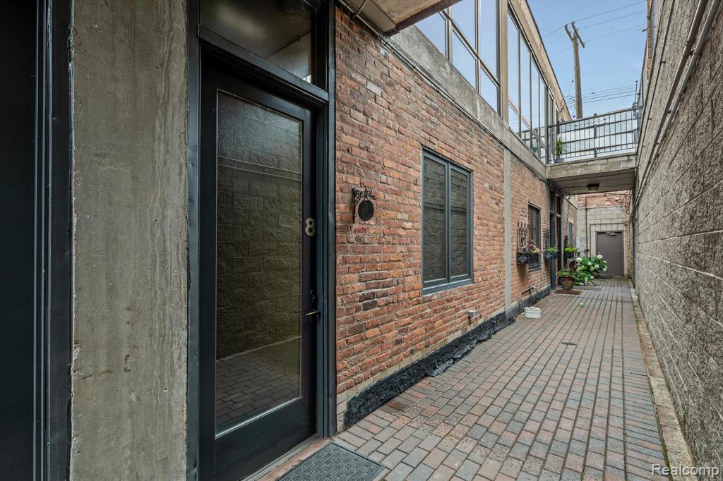 627 W Alexandrine Street # 8