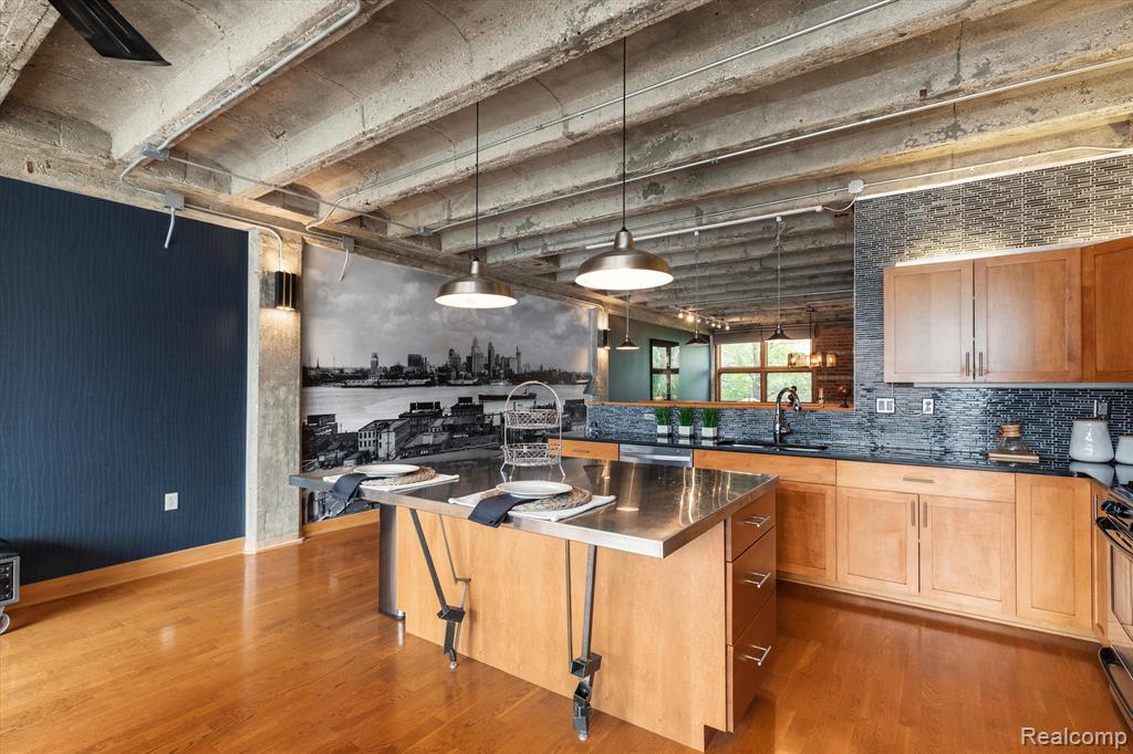 627 W Alexandrine Street # 8