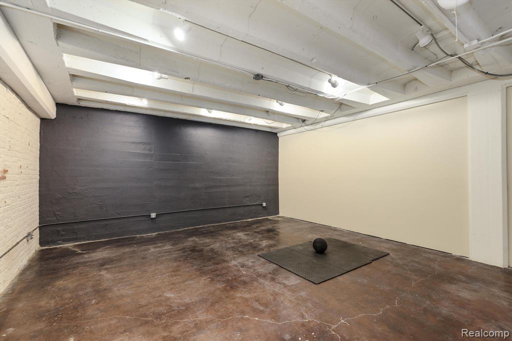 627 W Alexandrine Street # 8