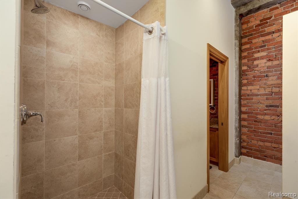 627 W Alexandrine Street # 8