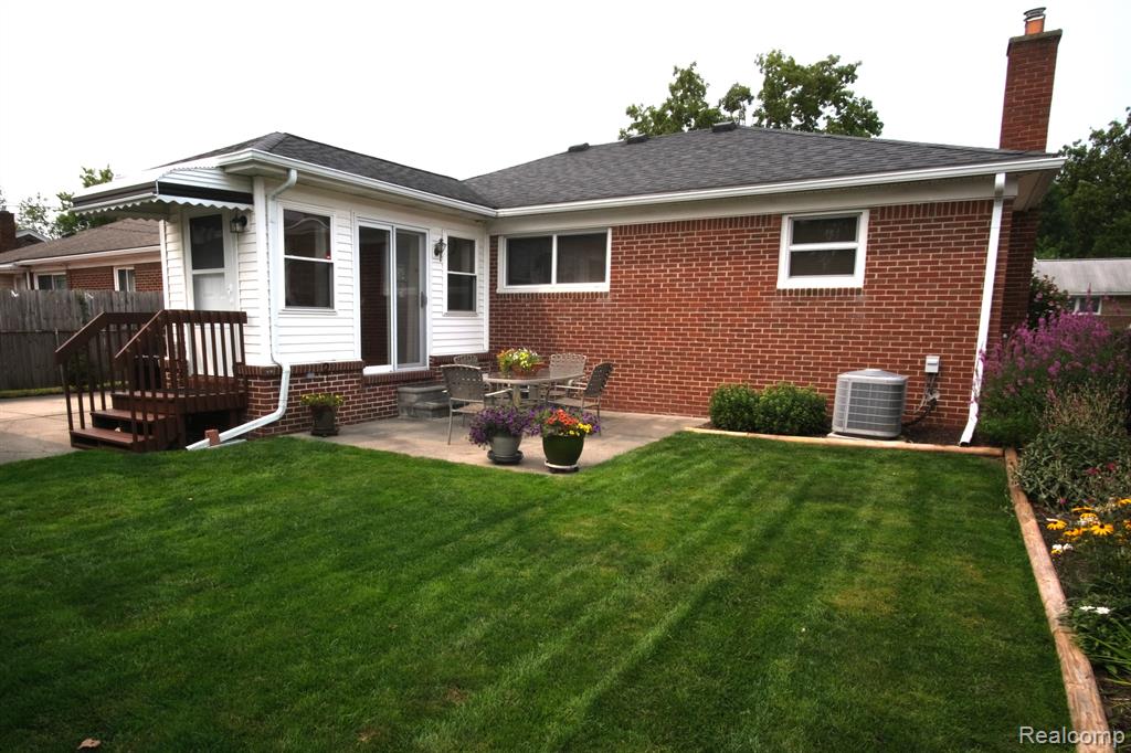 28116 Palmer Boulevard