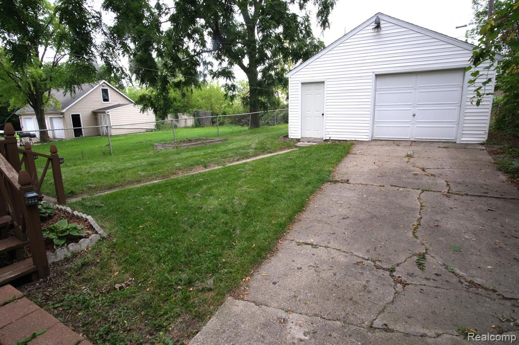 73 E Sheffield Avenue