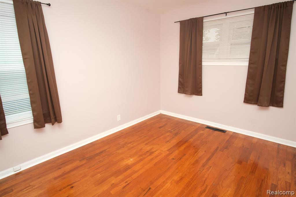 73 E Sheffield Avenue