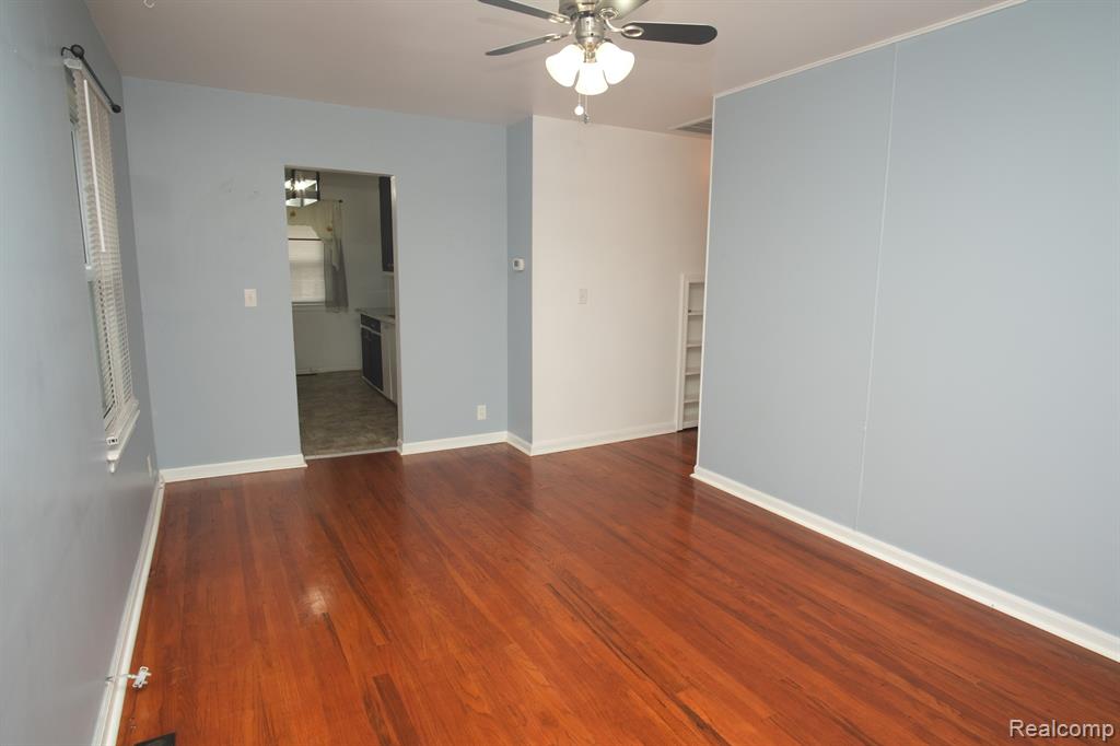 73 E Sheffield Avenue