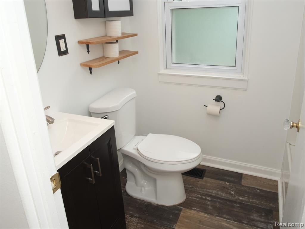 73 E Sheffield Avenue