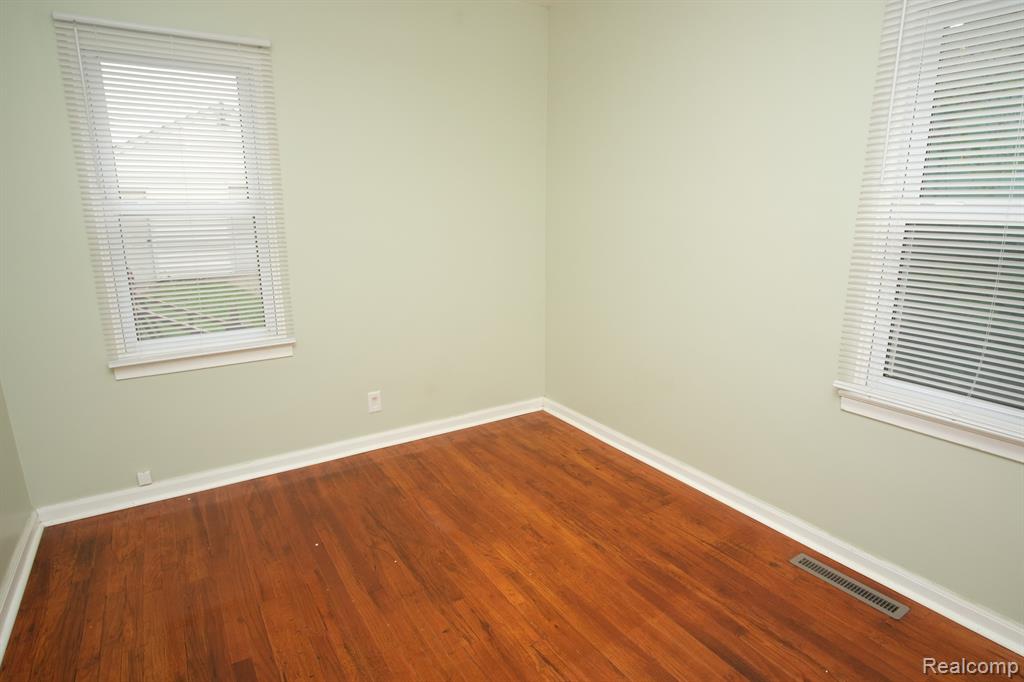 73 E Sheffield Avenue