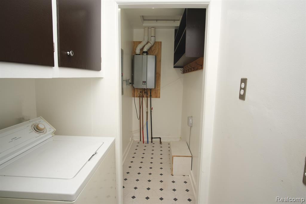 73 E Sheffield Avenue