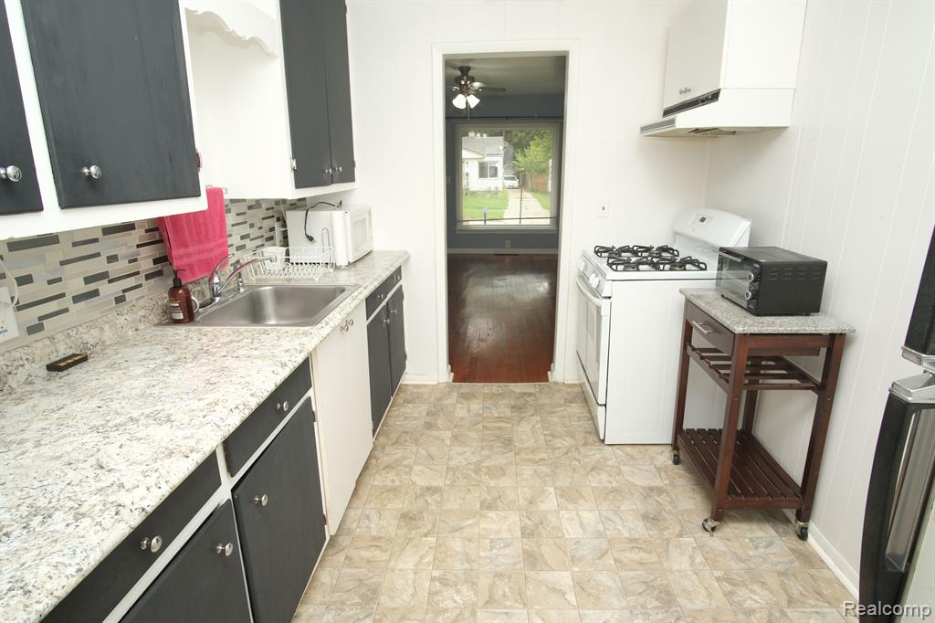 73 E Sheffield Avenue