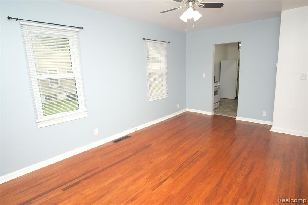 73 E Sheffield Avenue