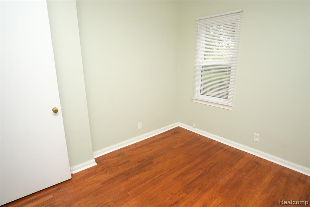 73 E Sheffield Avenue