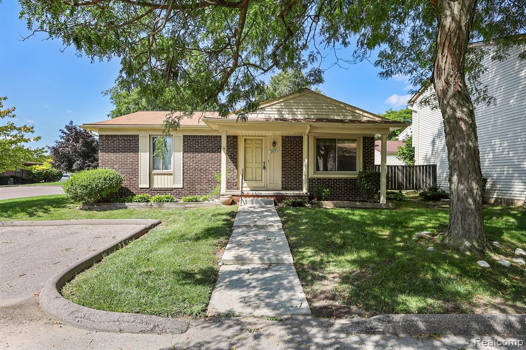 2854 Roundtree Drive